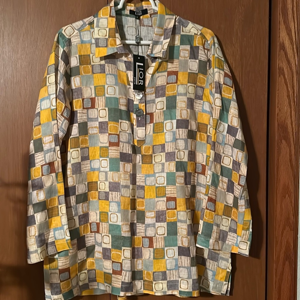 Lior Paris design blouse. Brand new. Large. 3/4 sleeves. Button to roll up.